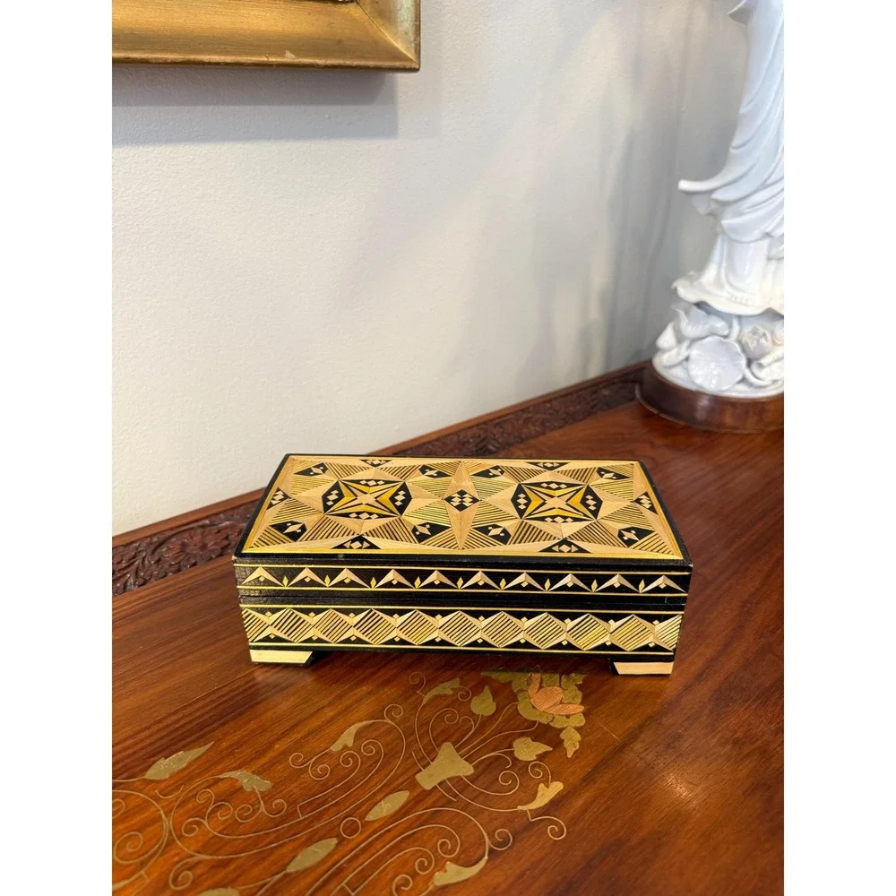 Vintage Russian Straw Marquetry Box‎